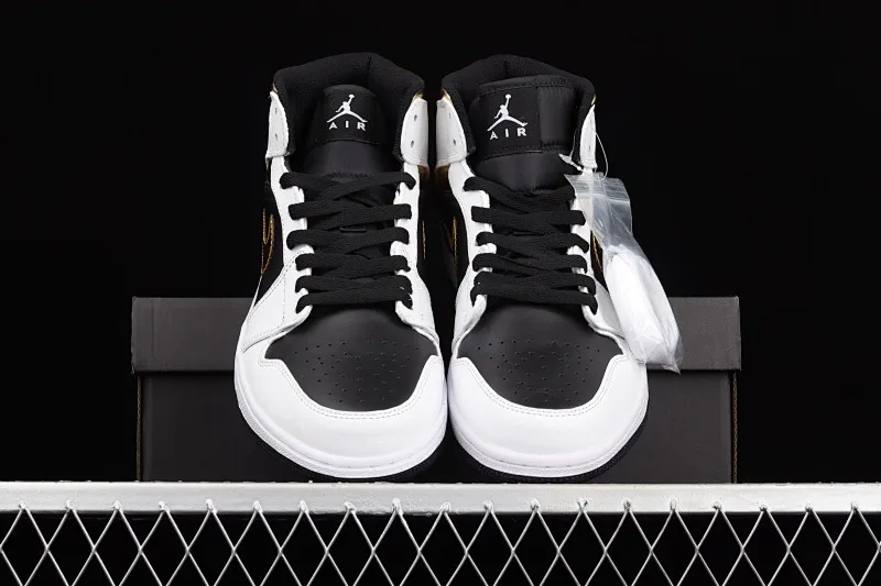 All categories Air Jordan Jordan series basketball shoes Air Jordan 1 Mid Air Jordan 1 Mid SE AJ1 Joe 1 white black gold Zhongbang basketball shoes 554724-190